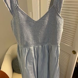 Very cute maxi dress from old navy! Beautiful light blue color!
